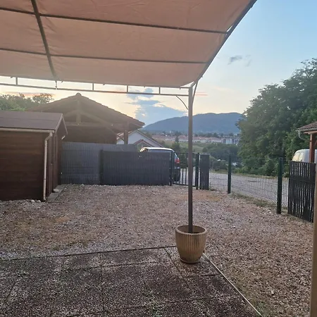 La Vie Est Belle Apartment *